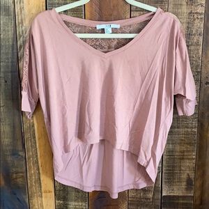 Crop top with lace back and sleeves